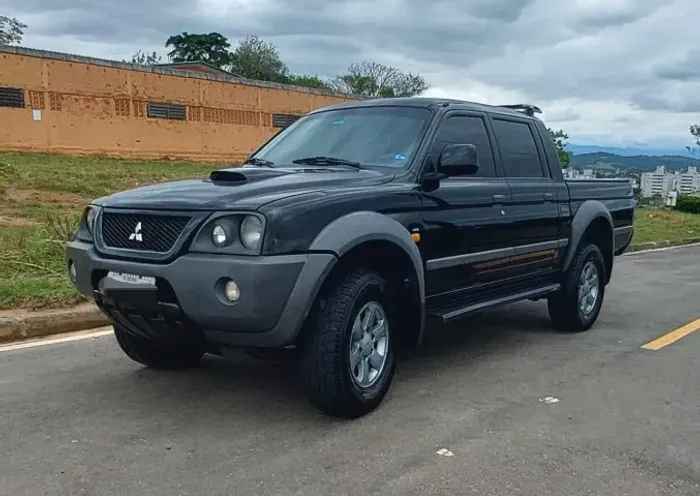 Mitsubishi L200 Outdoor HPE 2.5 4X4 CD T.dies. Mec. 2010