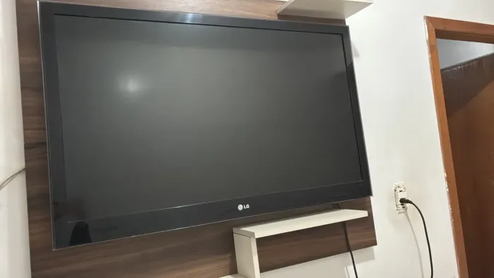 Vende- se televisão