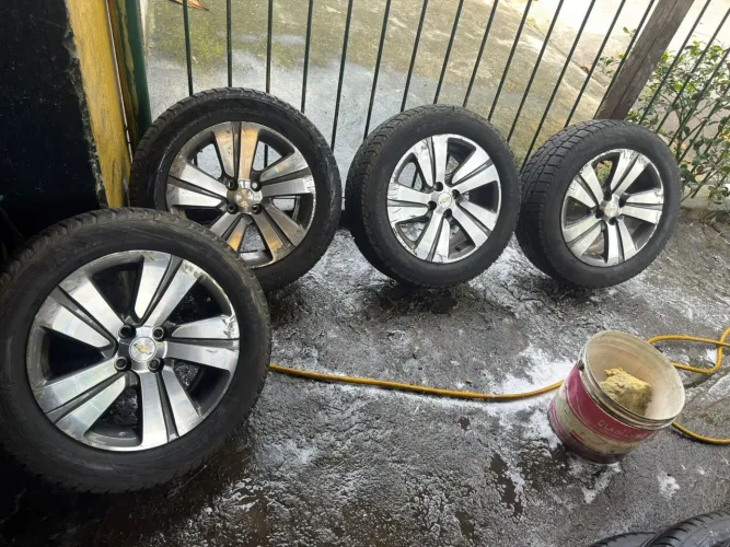 Vendo jogo de rodas spin aro 16
