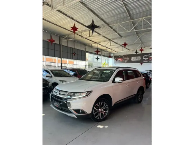 Mitsubishi Outlander Comfort 2.0 16V Aut. 2016
