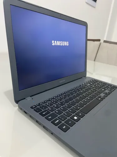 Notebook Samsung 350X NP350XAA i3 7ª 15.6 Full HD 4GB 1TB - 2020 Formatado