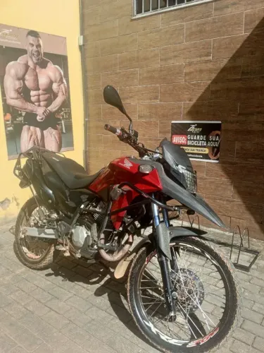 XRE 300 2015 PURA