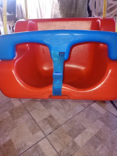 Vendo escorregador e balanço marca xalingo brinquedos