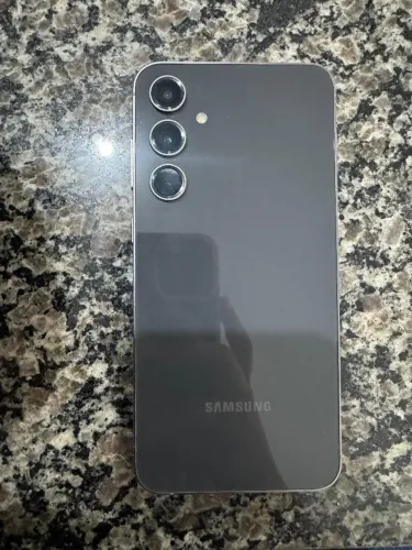 Vendo Samsung Galaxy S23 FE 128GB - Impecável (1 Ano de Uso / Sem Riscos)