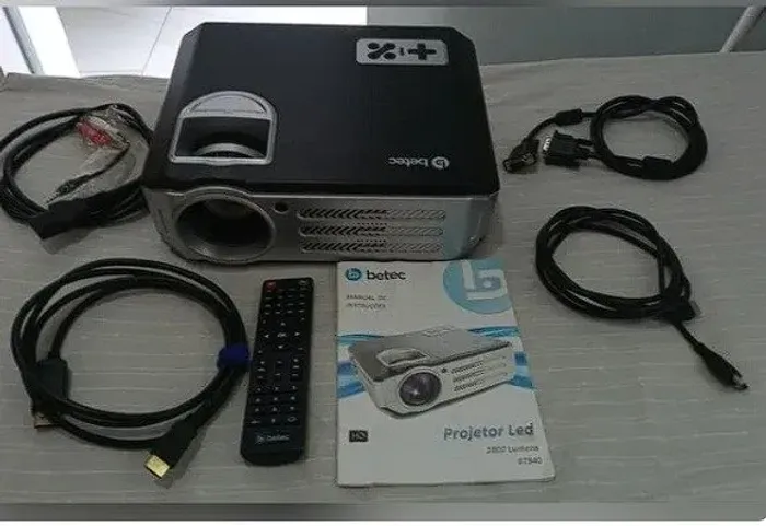 projetor betec B940