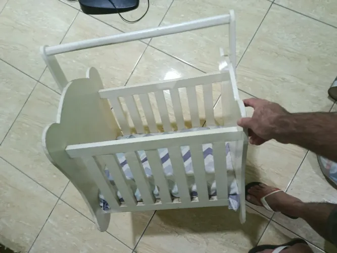 Berço para boneca .