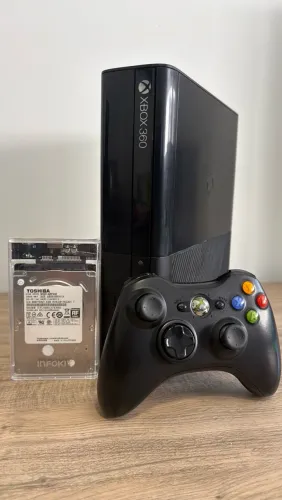 Xbox 360 E + Muitos jogos