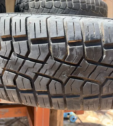 5 Pneus em ótimo estado