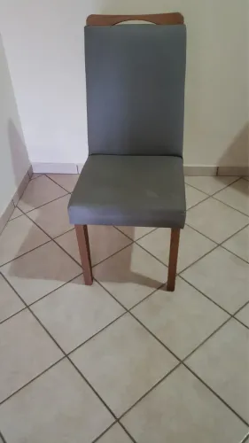 Cadeiras madeira e tecido 