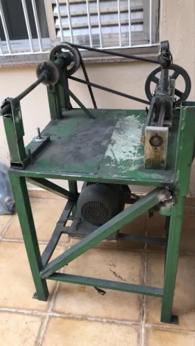 Máquina para rebobinar arames