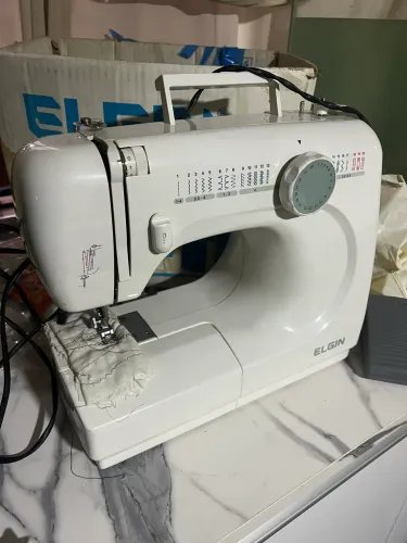 Maquina de costura profissional Elgin