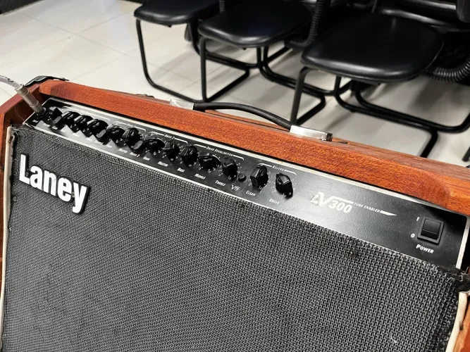 Laney LV300 Tube Fusion - 120W Pre-Valvulado (Retirar em Votorantim)