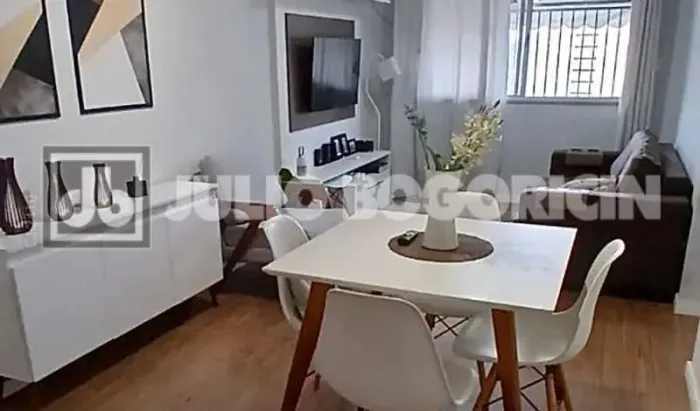 Apartamento - Méier - Próximo a Pedro de Carvalho: Sala ampla, 2 Quartos, Banheiro Social,