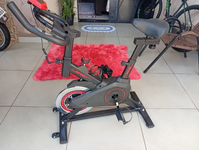 Bicicleta ergométrica nova