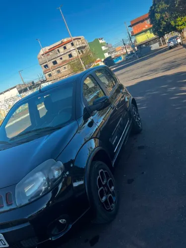 Fiat Uno Sporting 1.4 EVO Fire Flex 8V 4P 2012