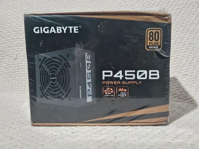 Fonte Gigabyte GP-P450B. 450W 80 Plus Bronze 28200-P450B-1BRR