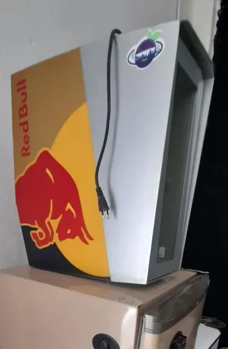 Frigobar Mini Redbull 18lt