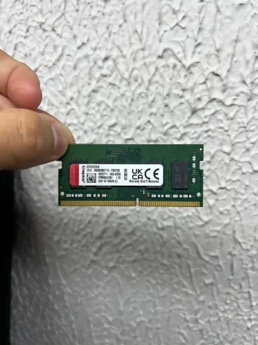 Vendo Memória RAM Kingston 8GB DDR4 (2666MHz) para Notebook
