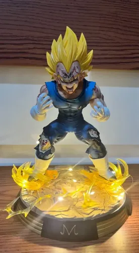 Majin Vegeta 28cm Base - Anime: Dragon Ball Z - Com Led