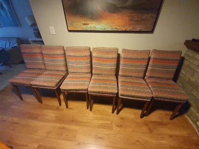 Conjunto de cadeiras de jantar