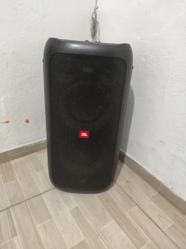 JBL party box 100