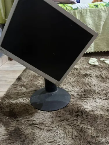 Monitor lg articulado