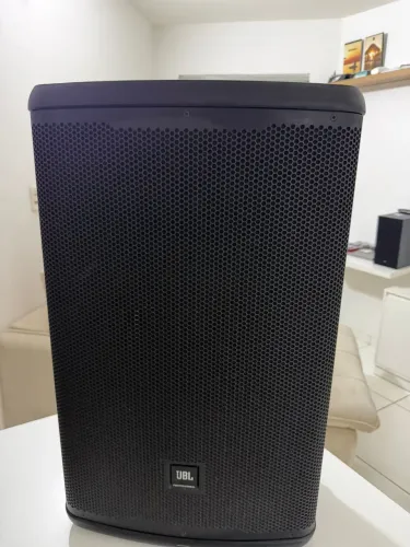 Caixa JBL eon715