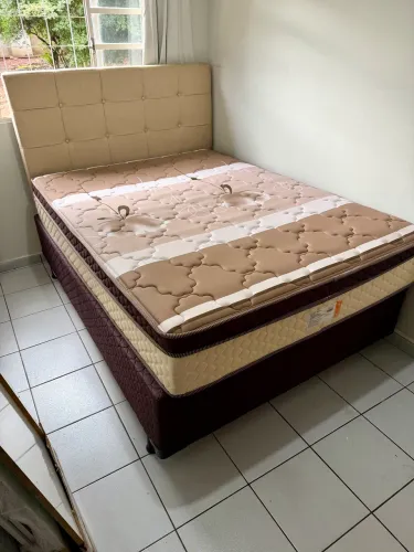Cama Box Casal Completa com Cabeceira - Pouco Uso | Estado de Nova