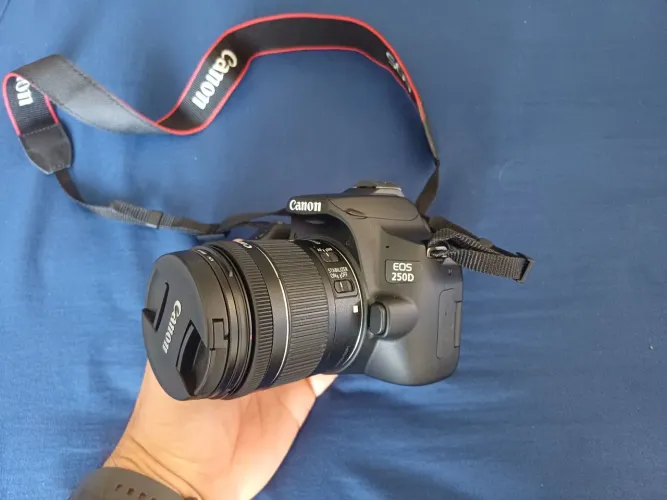 Canon Sl3 (D250)