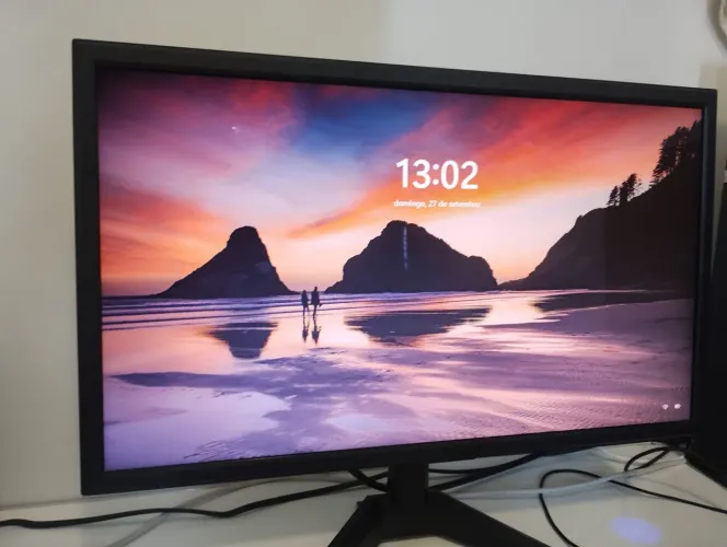 ? Monitor Tronos LED TRS-20WW-75 - Seminovo - Ótimo estado