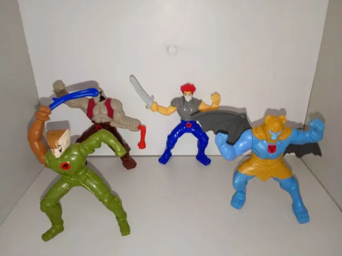 Lote de 4 bonecos miniaturas coleção temática McDonald's