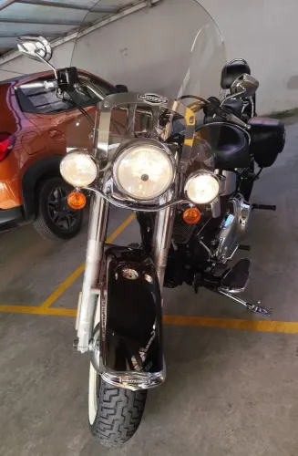 Hayley Davidson Softail de Luxe 