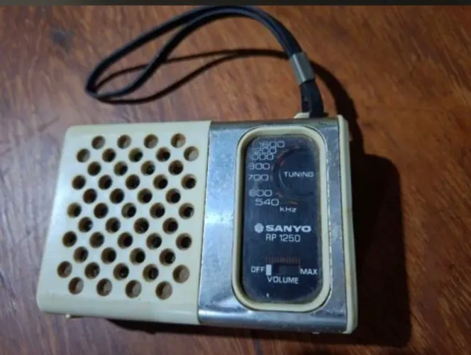 Relicário rádio sanyo rp 1250 am 1979