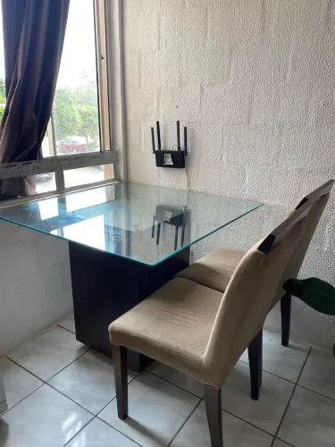 MESA DE VIDRO 1x1m
