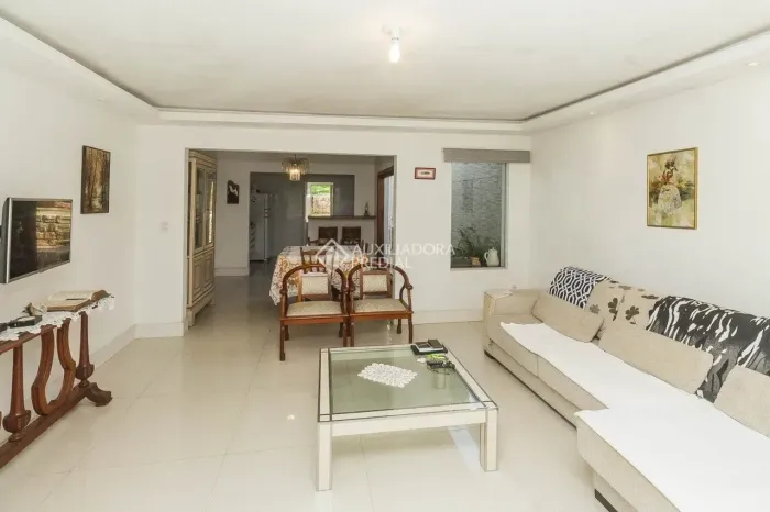 Casa para venda com 147 metros quadrados com 3 quartos em Chácara das Pedras - Porto Alegr