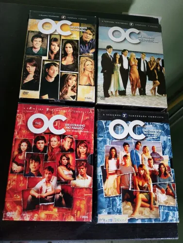 Kit DVDs Série THE OC Um estranho no paraíso 1 a 4 temporadas