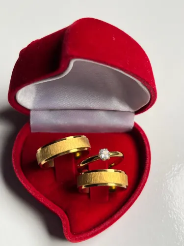 Par de Alianças Mod. Escovada 6mm + Anel Solitário + Caixinha; Namoro Casamento