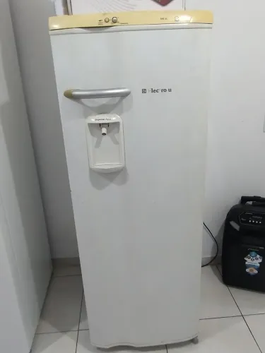 Geladeira Eletrolux uma porta