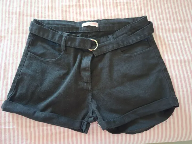 Short em brim tamanho 16 anos