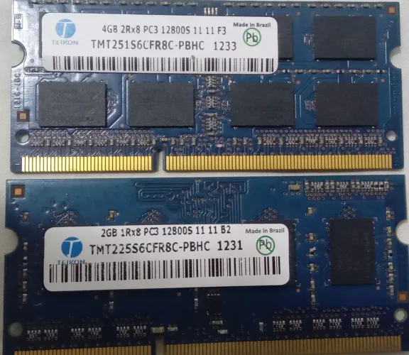 Vendo duas memórias RAM uma de 4 GB e outra de 2GB DDR3