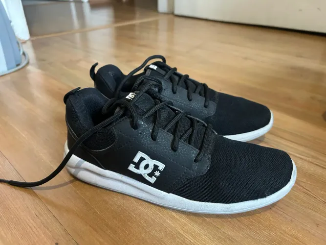 Tenis DC shoes Mid Adys preto 37