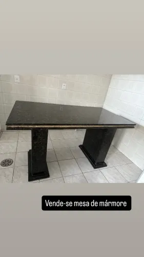 Mesa de mármore