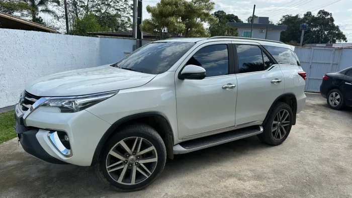 Toyota Hilux SW4 SRX Diamo. 4X4 2.8 TB DIE AUT 2020