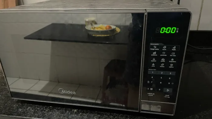 Micro-ondas Midea 20L Prata Porta Espelhada
