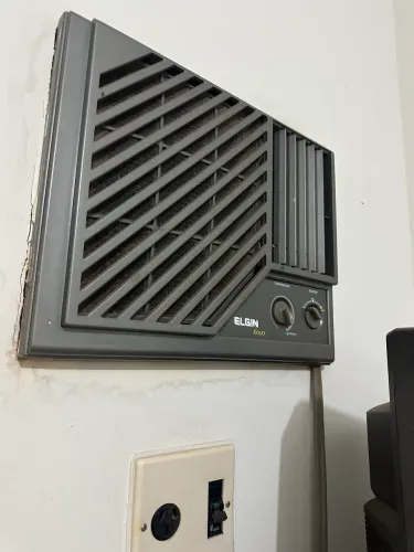 Ar condicionado elgin 6000 BTUs de parede 