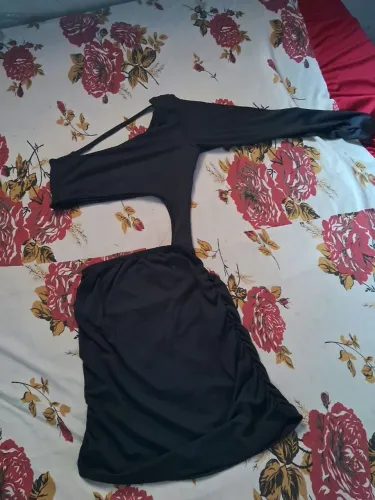 VESTIDO PRETO