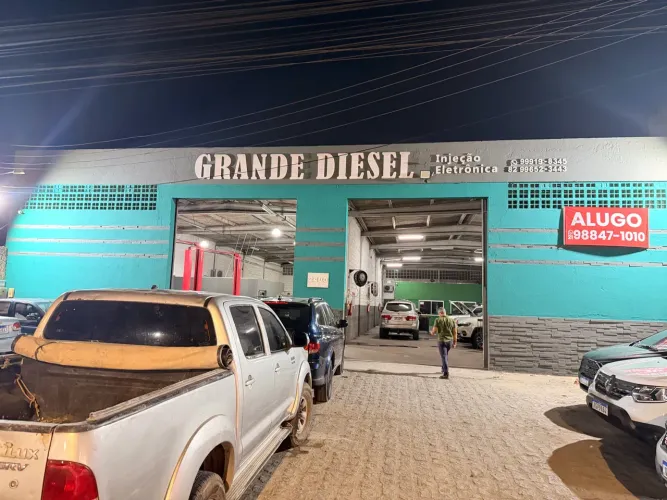Galpões na via expressa c mini usina de energia