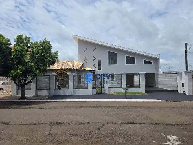 Casa com 5 dormitórios para alugar, 300 m² por R$ 4.800,00/mês - Jardim Tarumã - Londrina/