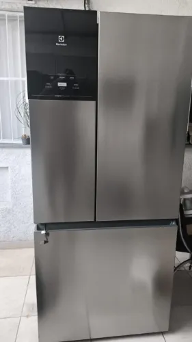 Geladeira Electrolux Frost Free Inverter 590L AutoSense.