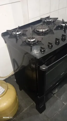 Vende-se fogão de cinco boca marca Itatiaia bem conservado 